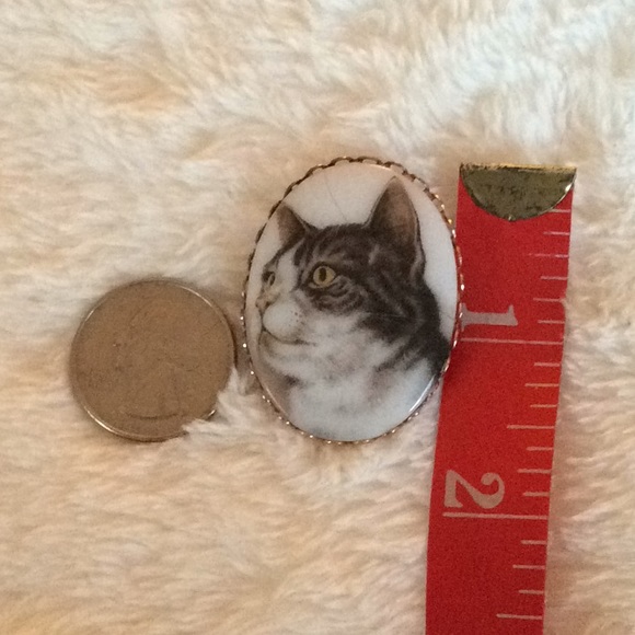 Cat Porcelain Cameo Pin Vintage - Picture 5 of 6